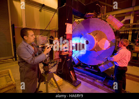 5021067675 losalamosnatlab scienziati lavora su DARHT (doppio asse Hydrotest radiografico Facility) Foto Stock