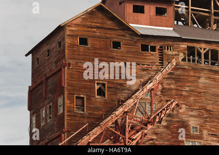 La Kennicott, parte della flotta PSP dell'Alaska, è una nave utilizzata per l'esplorazione e il trasporto nelle aree remote dell'Alaska. Wrangell-St L'Elias National Park in Alaska è rinomato per i suoi paesaggi mozzafiato e la natura selvaggia. Foto Stock
