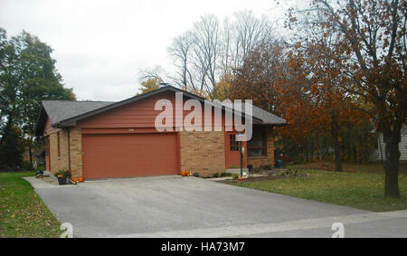 Questa immagine dell'USDA mostra la famiglia Yorgey, catturata in un parco naturale. La foto mette in evidenza l'intersezione tra la natura e gli sforzi di conservazione agricola, promuovendo l'equilibrio tra conservazione ecologica e politica agricola. È caratterizzato dal coinvolgimento della famiglia Yorgey nella conservazione e negli obiettivi di conservazione del parco nazionale. Foto Stock