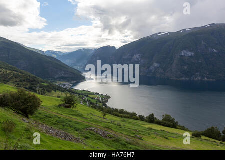 Vista Stegastein punto, Bjørgavegen, Aurland, Norvegia Foto Stock