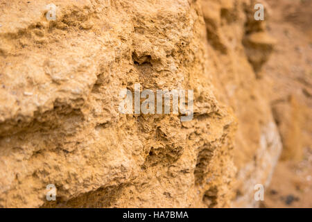 La consistenza della roccia di colore giallo. Foto Stock