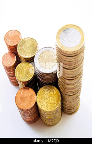 Impilati varie monete metalliche in euro Foto Stock