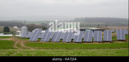 Il programma di sviluppo rurale dell'USDA in Pennsylvania si è concentrato su pratiche agricole sostenibili come l'energia solare, il compostaggio e le innovazioni agricole per benefici ambientali. Foto Stock