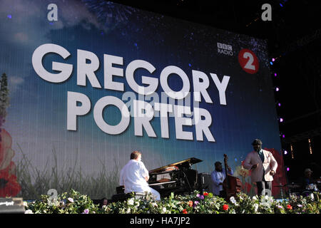 Gregory Porter esegue presso la BBC Radio 2 Live in Hyde a Londra su 011 Sep, 2016 Foto Stock