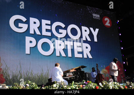 Gregory Porter esegue presso la BBC Radio 2 Live in Hyde a Londra su 011 Sep, 2016 Foto Stock