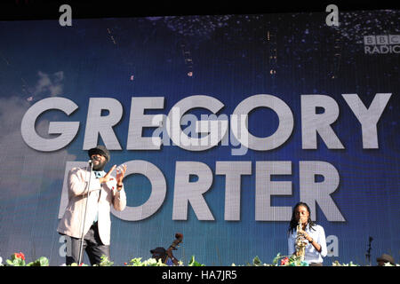 Gregory Porter esegue presso la BBC Radio 2 Live in Hyde a Londra su 011 Sep, 2016 Foto Stock