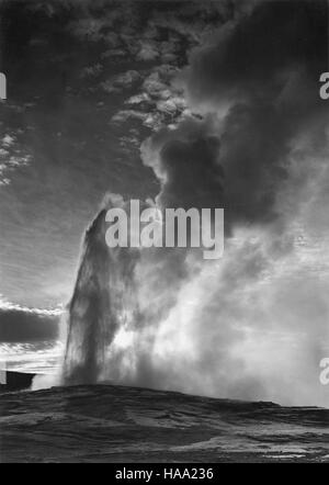 Il progetto murale 1941-1942 di Ansel Adams cattura la grandezza dei parchi nazionali americani, mostrando la sua iconica fotografia in bianco e nero. Il progetto rimane un contributo significativo alla storia visiva dei parchi nazionali e alla conservazione degli Stati Uniti. Foto Stock