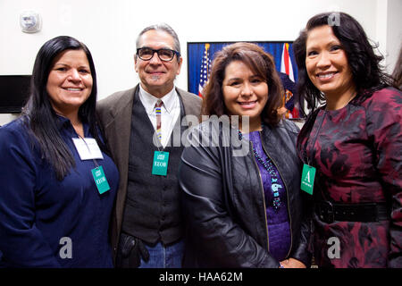 Una fotografia che raffigura un'area all'interno di un parco nazionale degli Stati Uniti gestito dal Dipartimento dell'energia, che mostra le sue caratteristiche naturali e l'impegno per la conservazione ambientale, l'efficienza energetica e la sostenibilità all'interno delle aree protette. Foto Stock