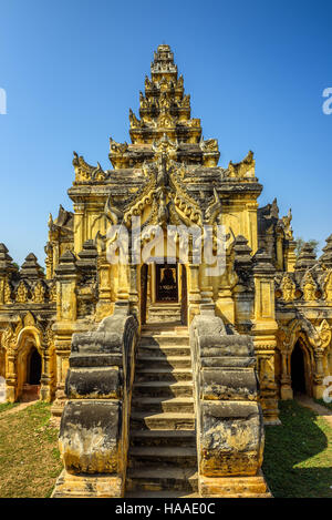 Maha Aungmye Bonzan monastero, noto anche come me nu Ok Kyaung in antica Inwa (AVA) vicino a Mandalay, Myanmar Foto Stock