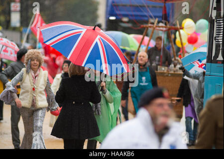 Il Signore Sindaci Show 2016 nella città di Londra, i mondi più grande corteo unrehearsed celebra il suo primo giorno in ufficio. Foto Stock