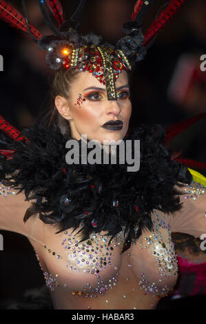 Londra, Regno Unito. 28 Nov, 2016. Ballerine alla prima Mondiale di "IO SONO LA VITE' di Odeon Leicester Square il 28 novembre 2016 a Londra, Inghilterra. Credito: Gary Mitchell/Alamy Live News Foto Stock