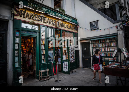 Famoso Shakespeare e la società bookstore (specializzata in lingua inglese letteratura) Foto Stock