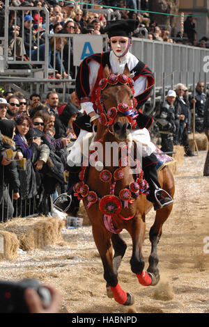 Gara per la Stella Sartiglia di Oristano, Sardegna, Italia Foto Stock