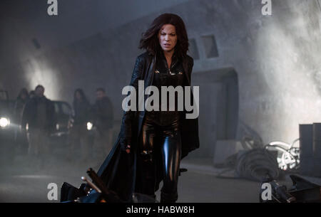 Underworld: guerre di sangue è una imminente azione 2016 film horror diretto da Anna Foerster e scritto da Cory Goodman. È il quinto episodio della malavita franchising e il sequel di 2012 film Underworld: il Risveglio con Kate Beckinsale reprising il suo ruolo di Selene Questa fotografia è per il solo uso editoriale ed è il copyright del film company e/o il fotografo assegnato dal film o società di produzione e può essere riprodotto solo da pubblicazioni in congiunzione con la promozione del film di cui sopra. Un credito per il film company è richiesto. Il fotografo deve als Foto Stock