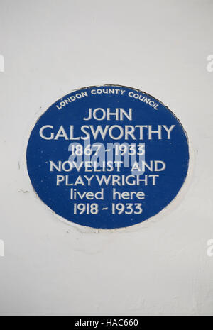 Greater London consiglio targa blu la marcatura di una casa del romanziere e drammaturgo john galsworthy, Hampstead, Londra, Inghilterra Foto Stock