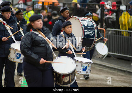 Il Signore Sindaci Show 2016 nella città di Londra, i mondi più grande corteo unrehearsed celebra il suo primo giorno in ufficio. Foto Stock