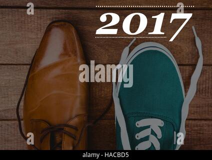 2017 Anno nuovo auguri con formali e scarpe casual Foto Stock