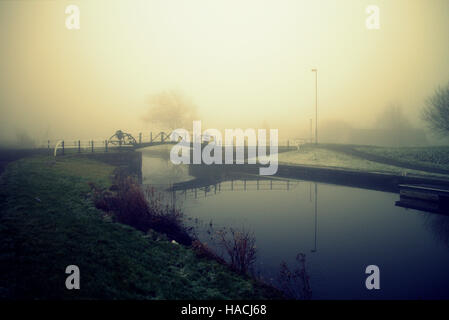 Misty foggy canale di Forth e Clyde Glasgow, Scotland, Regno Unito Foto Stock