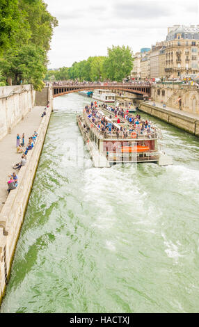 Isabelle ADJANI, barca dei Bateaux Parisiens flotta crociera sul fiume Senna Foto Stock