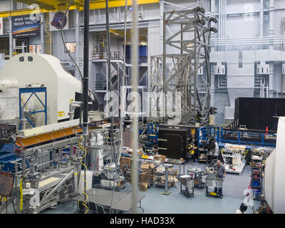 I turisti che visitano il Lyndon B. Johnson Space Center (JSC) è il National Aeronautica and Space Administration's Presidiato Spacecraft Center (NASA, Houston, Texas), dove vengono condotti addestramento, ricerca e controllo dei voli umani. Foto Stock