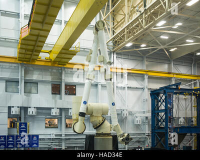 I turisti che visitano il Lyndon B. Johnson Space Center (JSC) è il National Aeronautica and Space Administration's Presidiato Spacecraft Center (NASA, Houston, Texas), dove vengono condotti addestramento, ricerca e controllo dei voli umani. Foto Stock