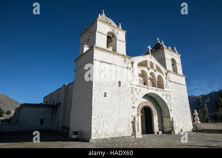 Santa Ana de Maca Chiesa di Maca Canyon del Colca, Arequipa, Perù Foto Stock