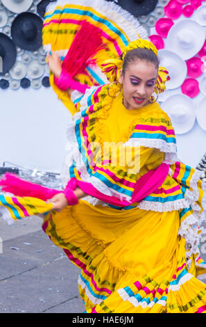 La ballerina partecipa alla XXIII International Mariachi & Charros festival a Guadalajara in Messico Foto Stock