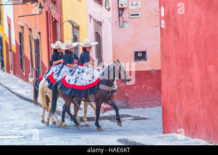 Tre charras in San Miguel De Allende , Messico Foto Stock
