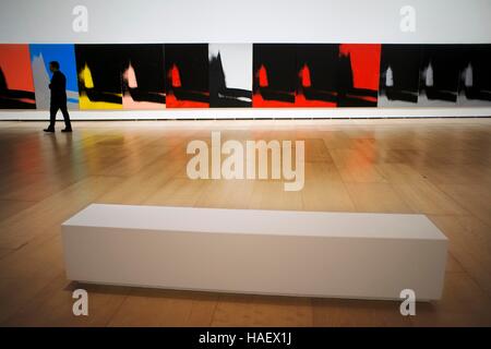 Andy Warhol mostra all interno del Museo Guggenheim, Bilbao Euskadi, Paesi Baschi, Spagna. Una delle fermate del Transcantabrico Gran Lujo trai di lusso Foto Stock
