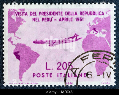 Biella, Italia - 26 novembre 2016. raro timbro postale "gronchi rosa", raffigurante la visita del presidente gronchi in Perù nel mese di aprile 1961 Foto Stock