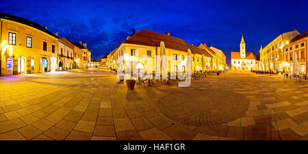 Città di Varazdin piazza centrale panorama, cittadina barocca nel nord della Croazia Foto Stock