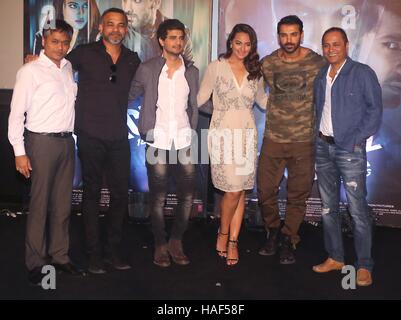 Ajit Andhare Abhinay Deo attori Tahir Raj Bhasin Sonakshi Sinha John Abraham Vipul Amrutlal Shah film rimorchio Forza 2 Mumbai Foto Stock