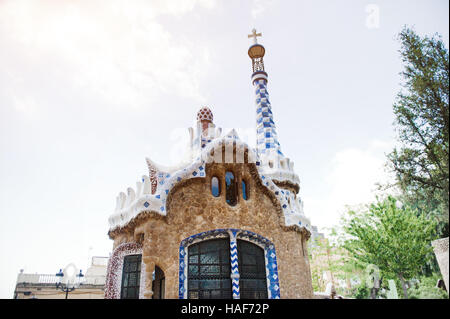 Barcellona, Spagna, Parco Guell - edificio all'ingresso del parco Foto Stock