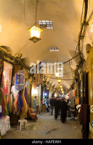 Al Madina Souk di Aleppo, Siria, prima che esso era in gran parte distrutto durante la siria guerra civile. Foto Stock