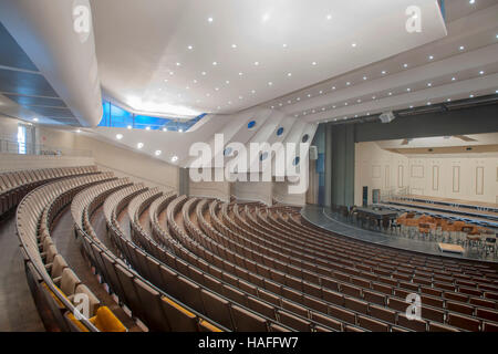 Deutschland, Renania settentrionale-Vestfalia, Kreis Mettmann, Velbert, Konzertsaal im Forum Niederberg. Das Forum Niederberg im Zentrum von Velbert gelegen ist Ve Foto Stock