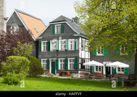 Deutschland, Renania settentrionale-Vestfalia, Kreis Mettmann, Wülfrath, Kirchplatz Foto Stock