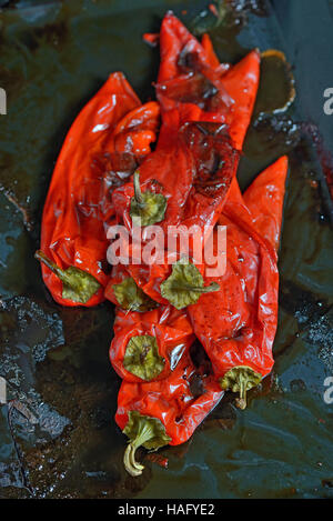 Grigliate di arrosto di peperoni rossi Foto Stock