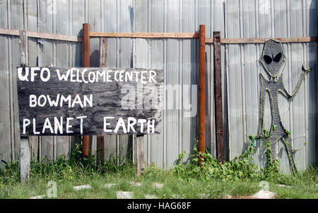L'UFO Welcome Center di Bowman, South Carolina, una stravagante sosta lungo la strada che celebra il folklore alieno. Foto Stock