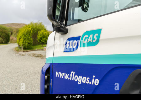 Flogas Ireland Tanker che fornisce gas ad una sede nazionale a West Cork, Irlanda. Foto Stock