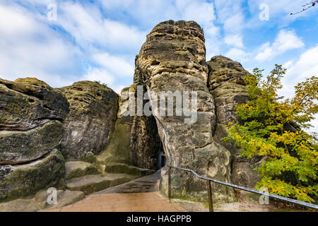 Bastei bridge sulle montagne di Sassonia Foto Stock