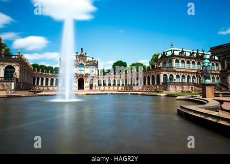 Brunnen im Zwinger in Dresden Foto Stock