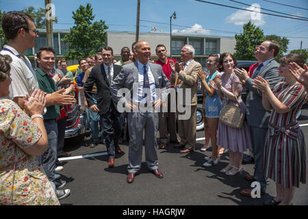 Il fondatore è un 2016 American Biographical film di fiction diretto da John Lee Hancock e scritto da Robert Siegel. Il film ritrae la storia di Ray Kroc e la sua acquisizione della McDonald's una catena di fast food. Il film stelle Michael Keaton come Kroc e Laura Dern ha come sua moglie Ethel Fleming. Questa fotografia è per il solo uso editoriale ed è il copyright del film company e/o il fotografo assegnato dal film o società di produzione e può essere riprodotto solo da pubblicazioni in congiunzione con la promozione del film di cui sopra. Un credito per il film company è richiesto. La foto Foto Stock