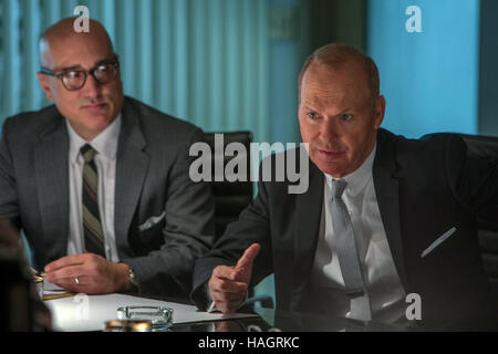 Il fondatore è un 2016 American Biographical film di fiction diretto da John Lee Hancock e scritto da Robert Siegel. Il film ritrae la storia di Ray Kroc e la sua acquisizione della McDonald's una catena di fast food. Il film stelle Michael Keaton come Kroc e Laura Dern ha come sua moglie Ethel Fleming. Questa fotografia è per il solo uso editoriale ed è il copyright del film company e/o il fotografo assegnato dal film o società di produzione e può essere riprodotto solo da pubblicazioni in congiunzione con la promozione del film di cui sopra. Un credito per il film company è richiesto. La foto Foto Stock