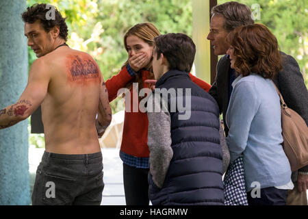 Il motivo per cui Lui? È una imminente American commedia romantica film diretto e scritto da John Hamburg. La star di film James Franco, Bryan Cranston, Zoey Deutch, Megan Mullally, Griffin Gluck e Keegan-Michael chiave. Questa fotografia è per il solo uso editoriale ed è il copyright del film company e/o il fotografo assegnato dal film o società di produzione e può essere riprodotto solo da pubblicazioni in congiunzione con la promozione del film di cui sopra. Un credito per il film company è richiesto. Il fotografo deve anche essere accreditato quando noto. Foto Stock