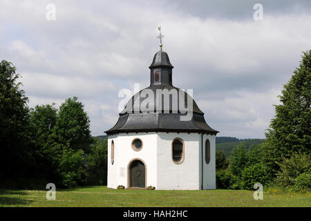 Deutschland, Renania settentrionale-Vestfalia, Kreis Olpe, Olpe-Oberveischede, Kapelle , Unserer lieben Frau vom Renneberg Foto Stock