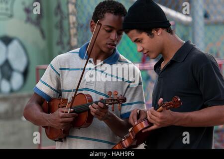 Tudo Que Aprendemos Juntos l'insegnante di violino Anno : 2015 Brasile Direttore : Sergio Machado Kaique de Jesus , Elzio Vieira Foto Stock