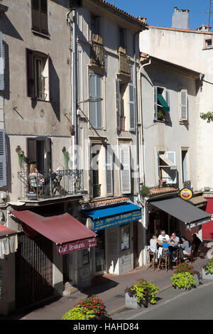 Pranzo in ristorante a Antibes, Francia Foto Stock