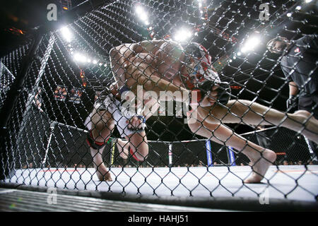 Stephan Bonnar, top combatte Mark Coleman durante UFC 100 al Mandalay Bay Events Centre sulla luglio 11, 2009 a Las Vegas, Nevada. Francesco Specker Foto Stock