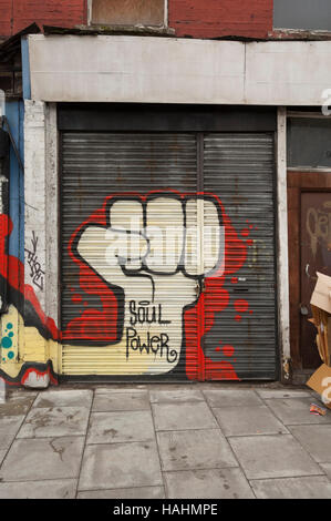 Street Art, Hackney Road, N1, Londra, Gran Bretagna. Foto Stock