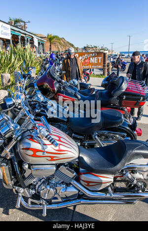 Harley Davidson Moto parcheggiate davanti al Nettuno del Net ristorante di pesce sulla Rt. 1 Malibu, California, Stati Uniti d'America Foto Stock